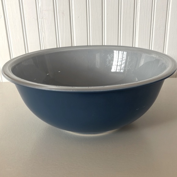 Vintage Pyrex Corning Blue Mixing Bowl With Clear Bottom 2 1/2 Quarts, #325 - Picture 8 of 8